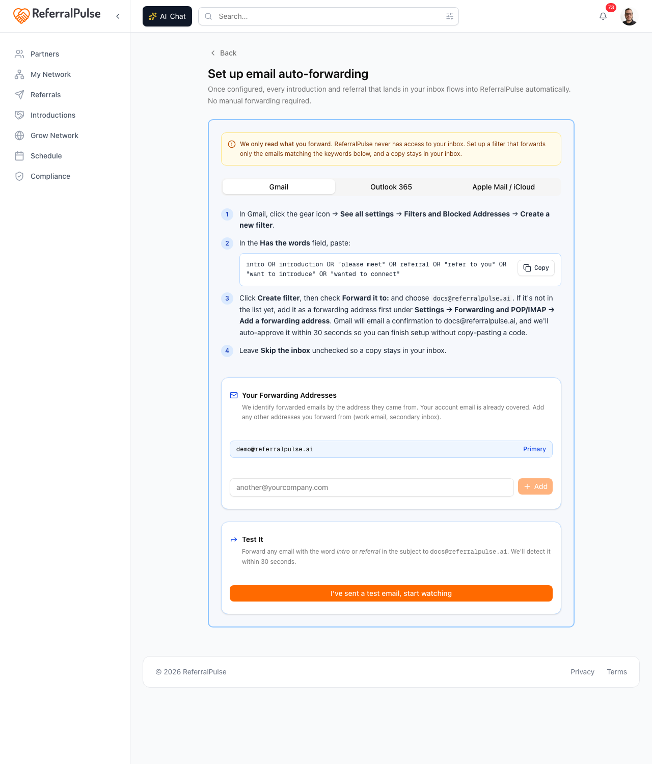 The Auto-forward setup page with the privacy banner at the top, the Gmail tab selected, the four-step filter instructions, and the keyword copy block.